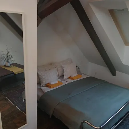 Cozy Panorama At The Castle Apartment *